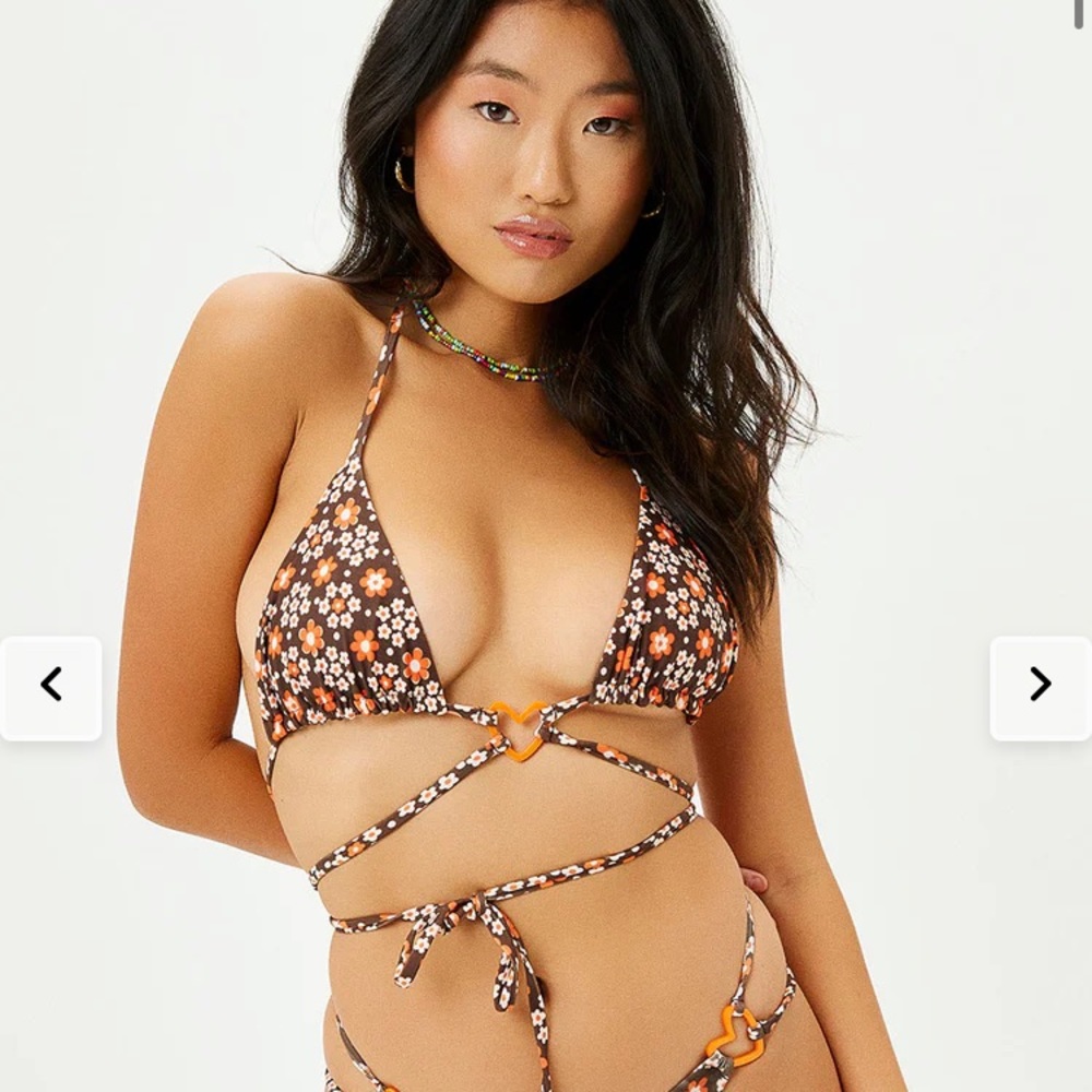 Size XXL Frankie’s Bikini’s Tatum Floral Triangle Bikini Top